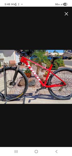 29 inch Trek Marlin 6 Mountain Bike
