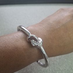 Knot Hinged Bangle Bracelet 