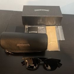 Black Sunglasses With UV Lenses