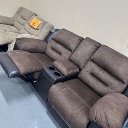 EARHART CHESTNUT RECLINING LOVESEAT WITH CONSOLE
