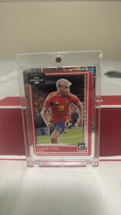 Lamine Yamal Donruss Optic Road to FIFA World Cup Card