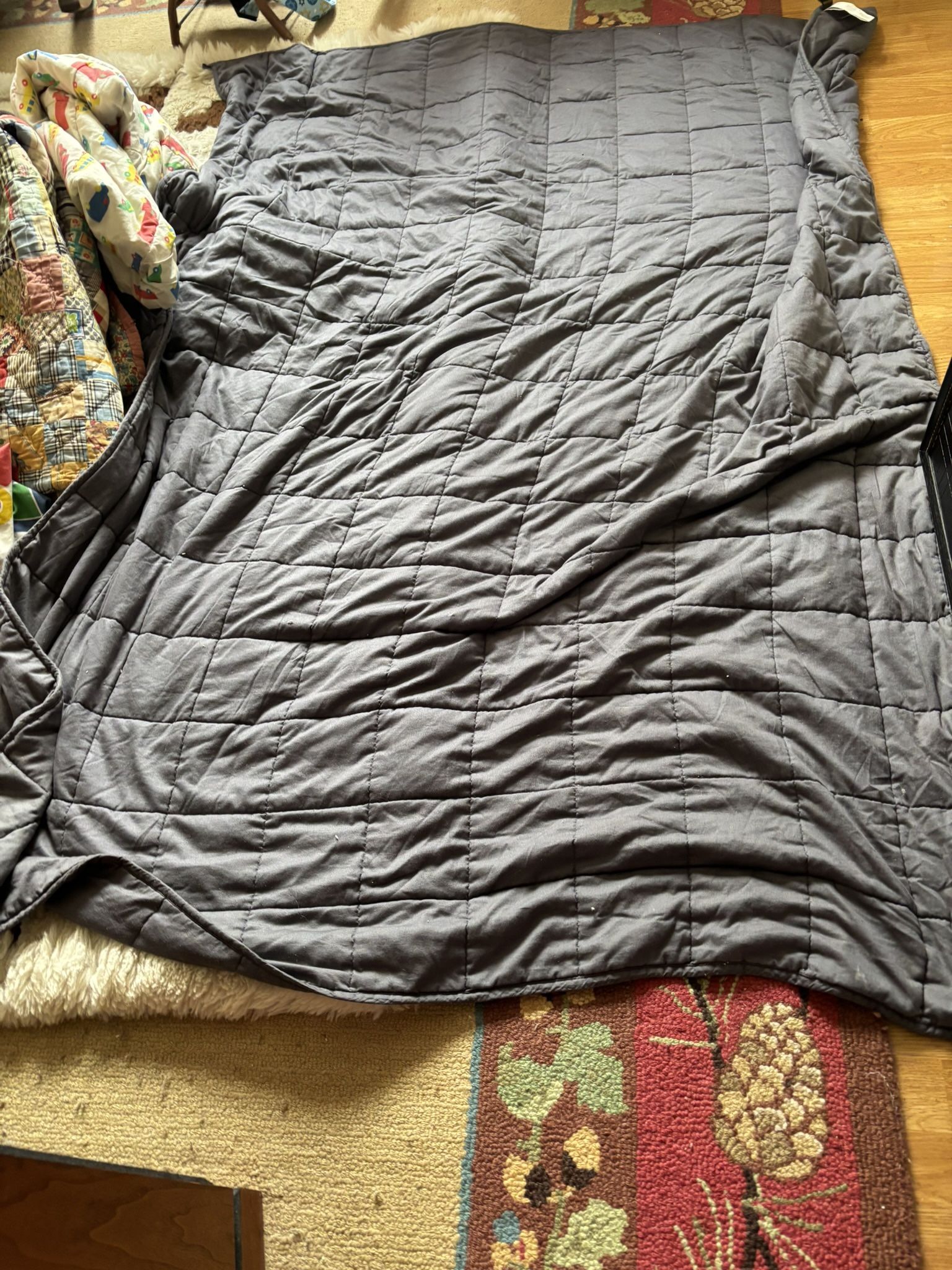 Like New YnM Dark Gray 60x80 Weighted Blanket