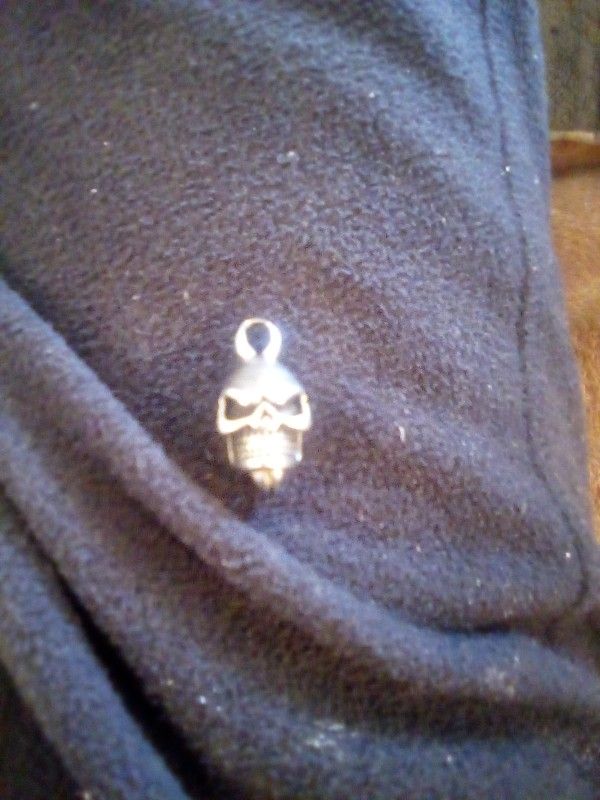 Skull Pendant (or earring)