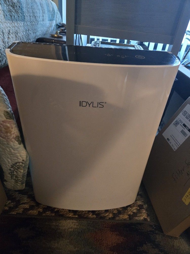 Idylis 3-Speed (Covers: 310 Sq.-ft) Hepa White Air Purifier ENERGY STAR