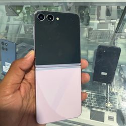 Samsung Galaxy z flip 5 256GB purple unlocked