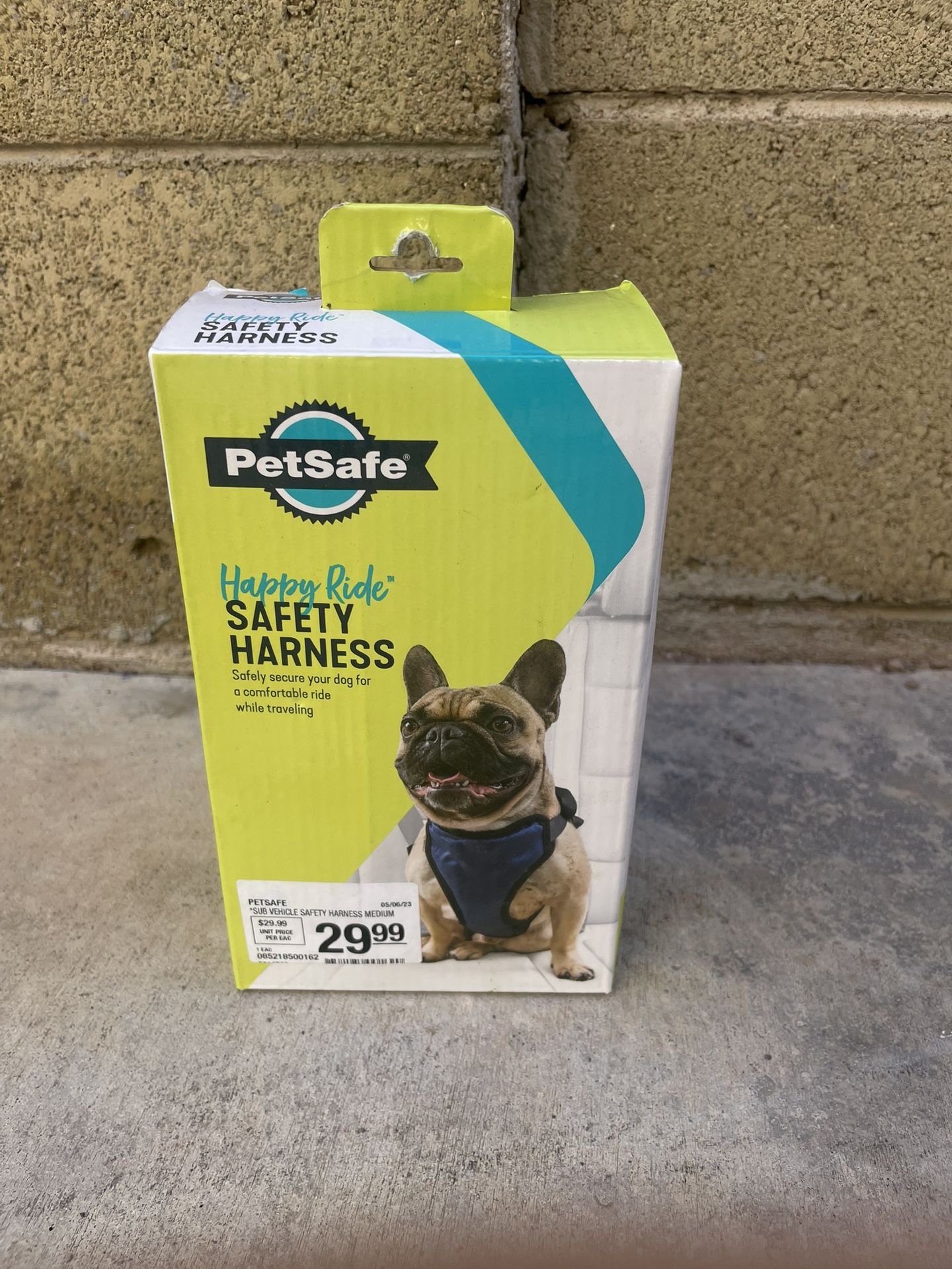 M Dog Safety Harness for Car