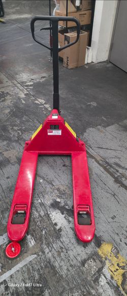 Pallet Jack for Warehouse