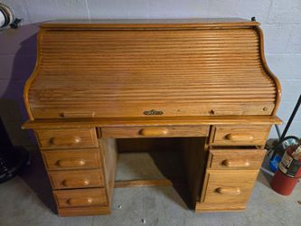 Vintage style roll-up desk
