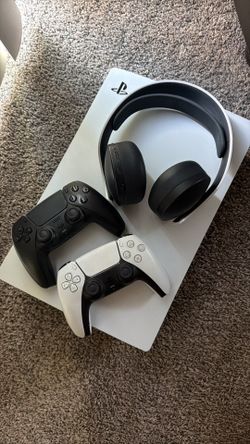 PS5 (2 JOYSTICKS + HEADPHONE PULSE)