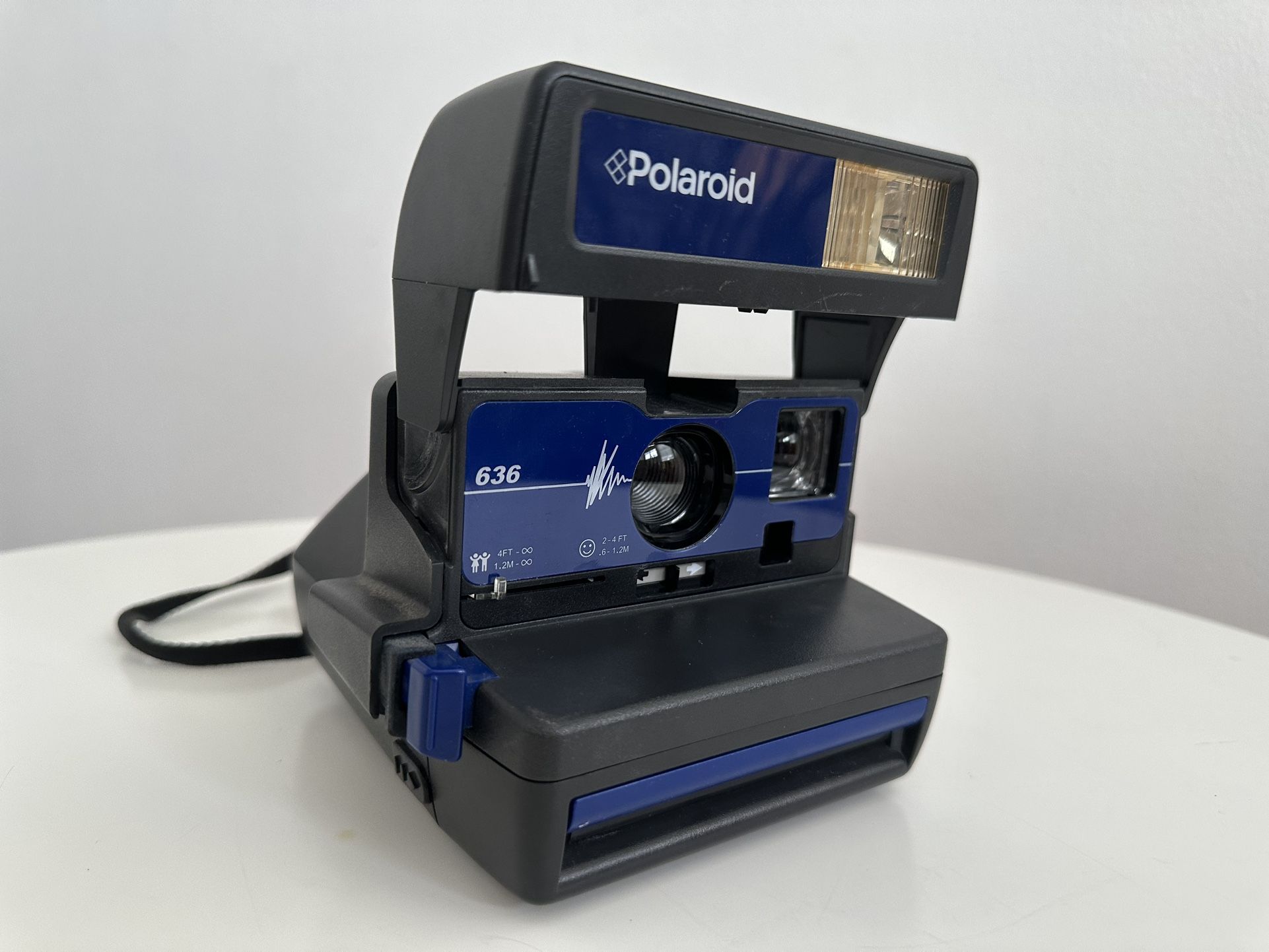 POLAROID 636 BLUE INSTANT FILM CAMERA