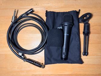 Microphone with Cables and Stand