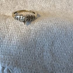 14k Gold Diamonds Ring Size 7 (👉 Firm Price 👈)