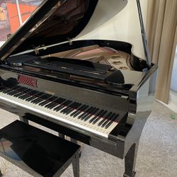 Baby Grand Piano Nearly New.