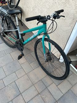 Ladies Marin city hybrid commuter bike 26” wheels