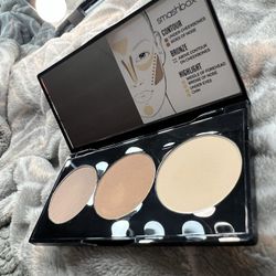 Smashbox Step-By-Step Contour Kit With Contour Brush Included Retail $40
