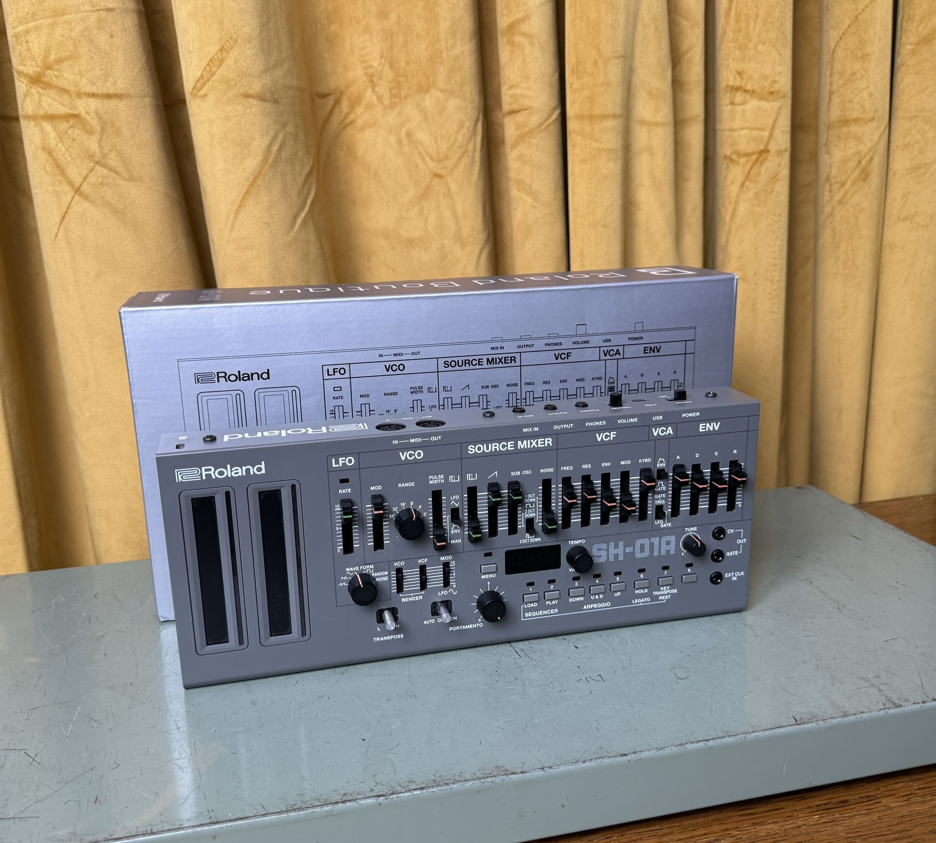 Roland SH01A Desktop synthesizer