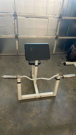 Preacher curl bench and bar