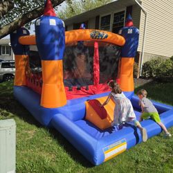 Bounce House 