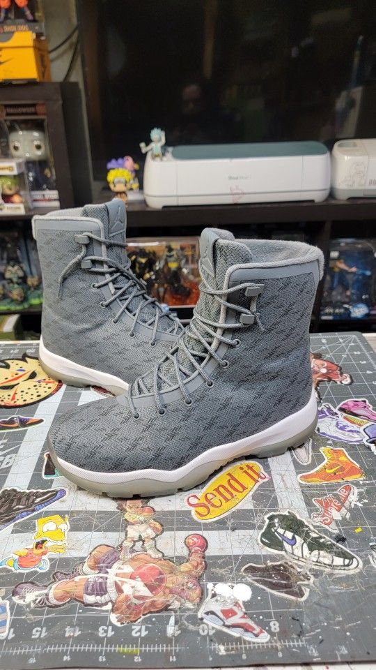 2016
Air Jordan Future Boot 'Cool Grey' Size 10