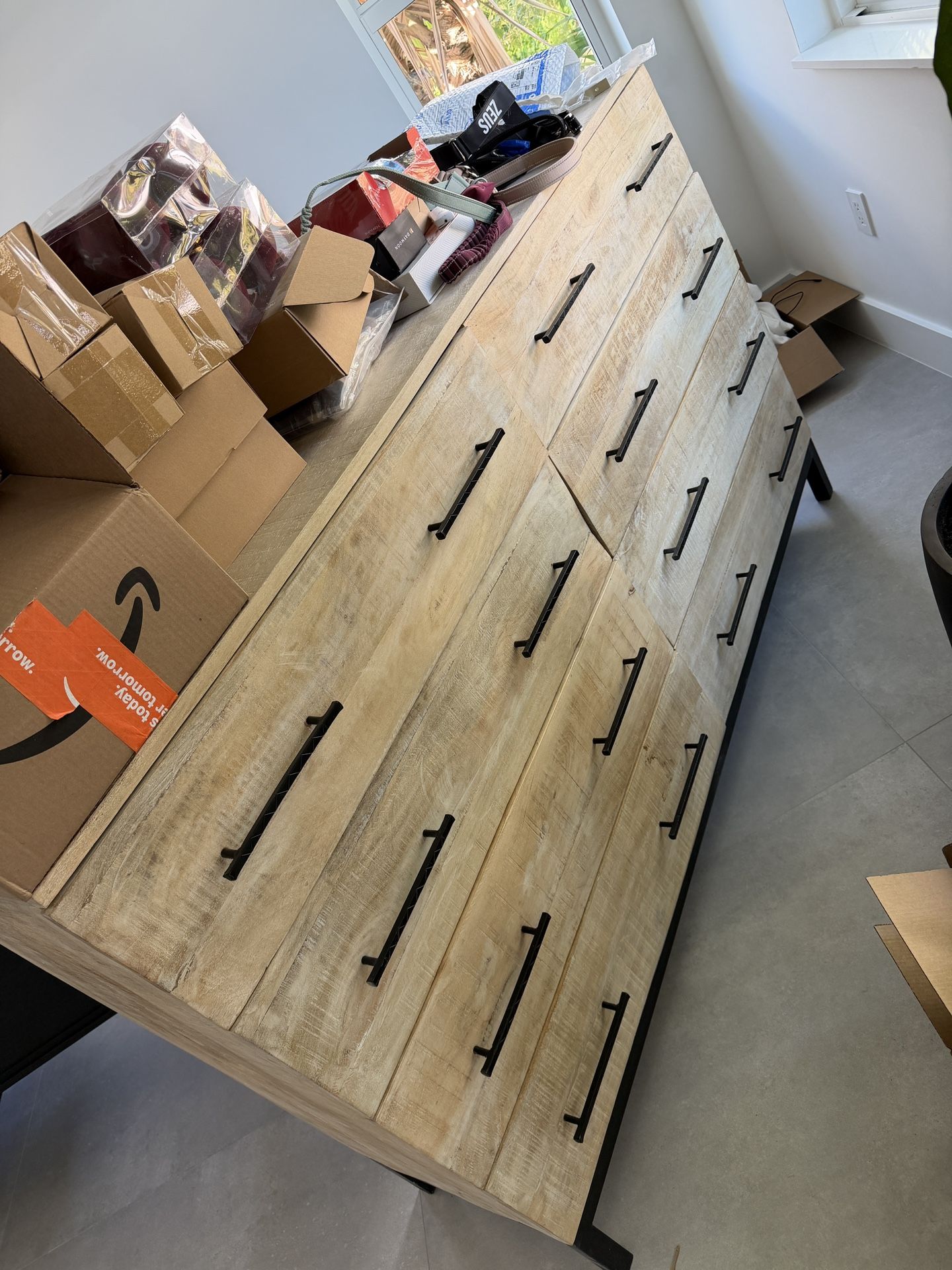 Nadeau 8 Drawer Dresser