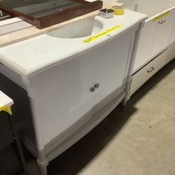 Home Decorators Collection Parkcrest 42 in. W x 22 in. D Bath vanity in Dove Grey with Marble Vanity Top in White with White Sink