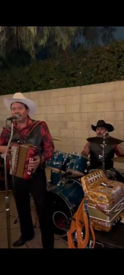 Grupo norteño para cuando se le ofrezca