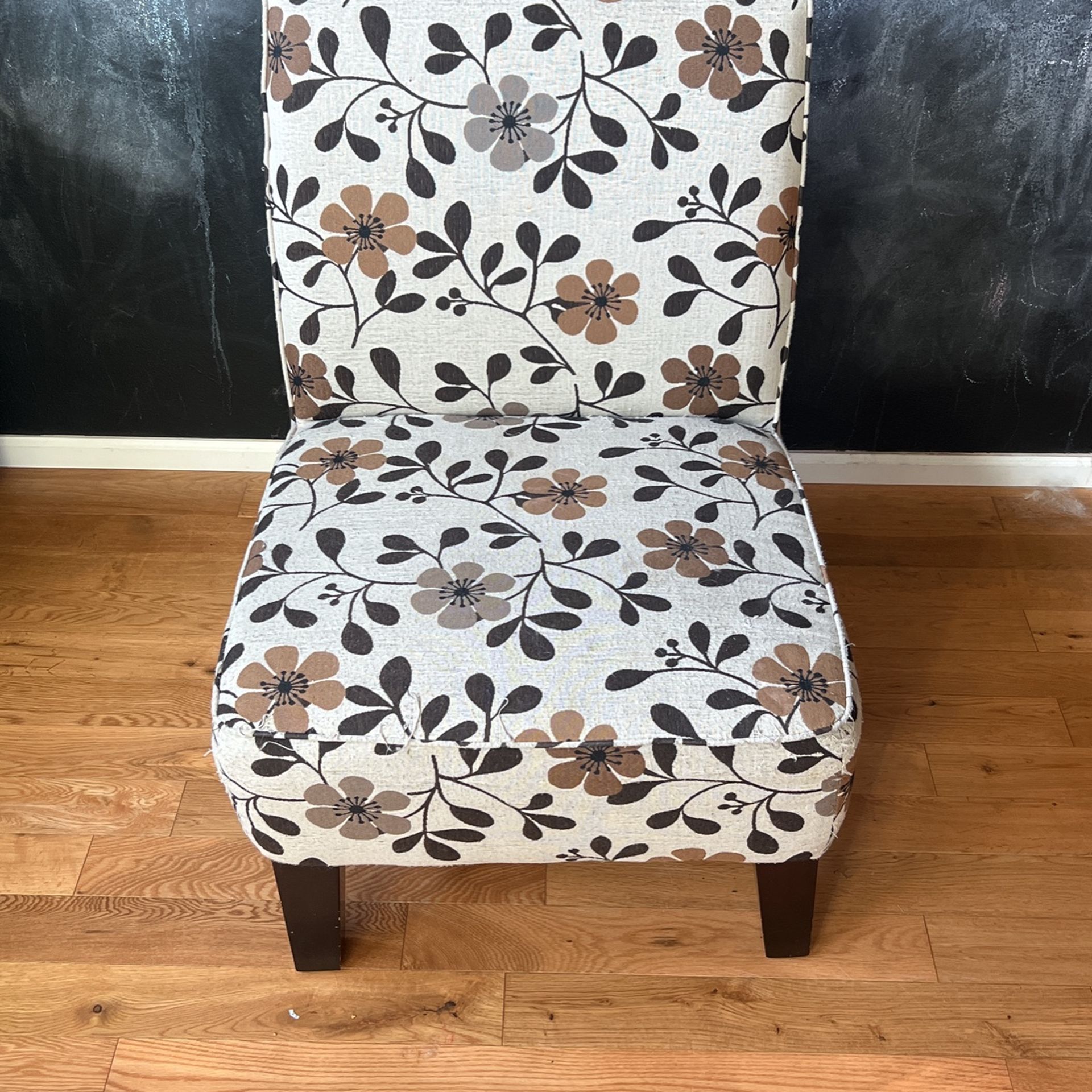 FREEEE!!!! Accent Chair