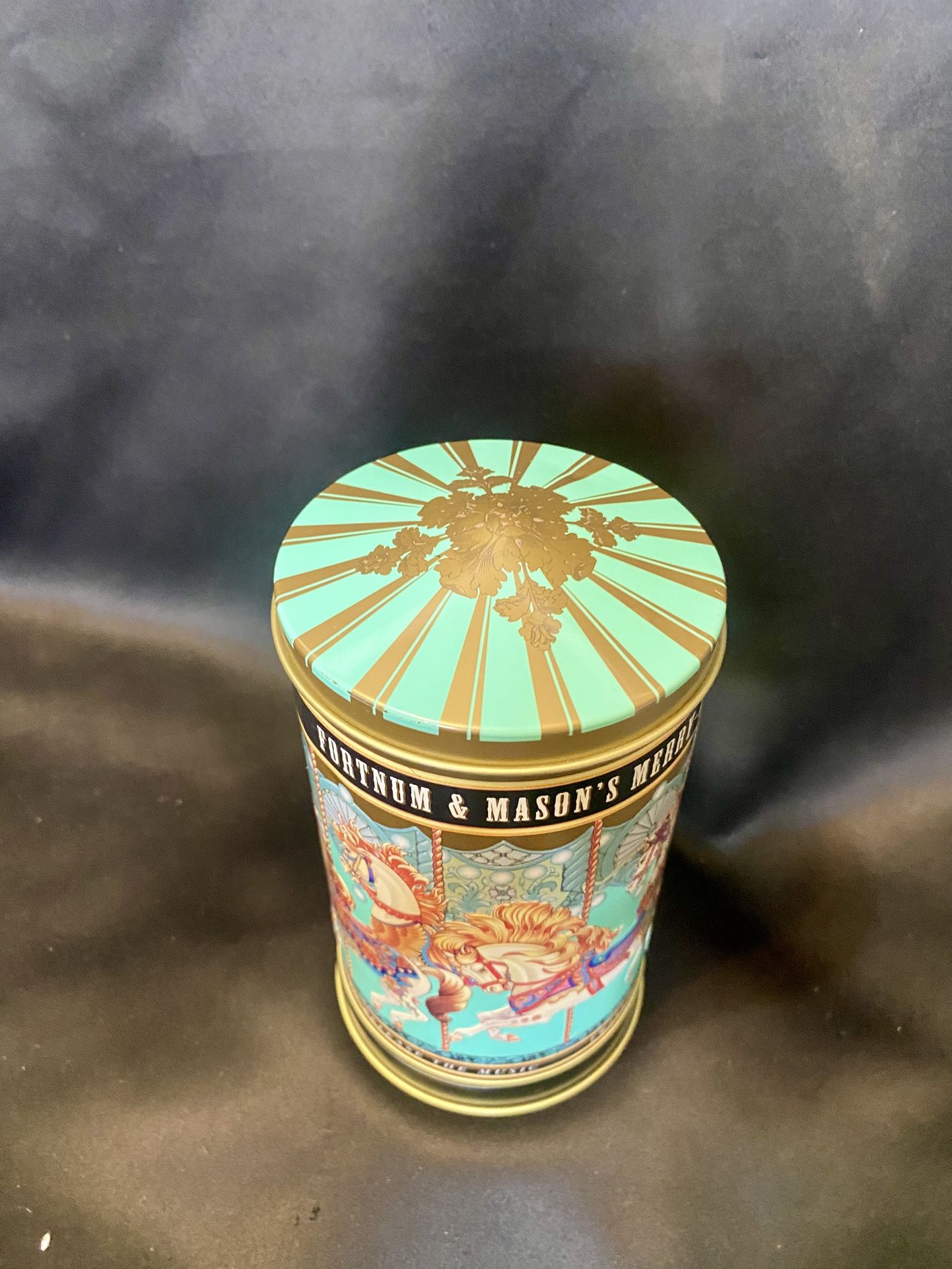 FORTNUM & MASON MUSICAL BISCUIT TIN 