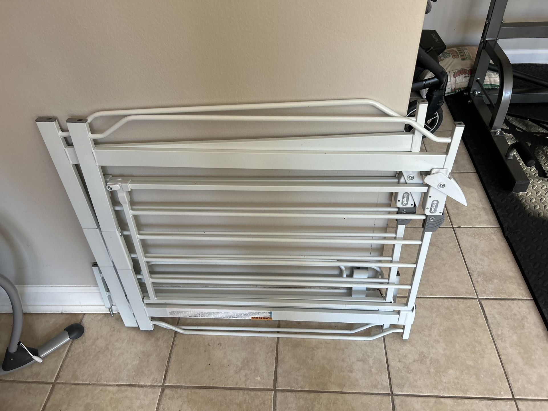 Baby/Pet Gates - 2 Gates