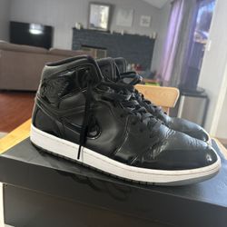 Jordan 1 Mid SE