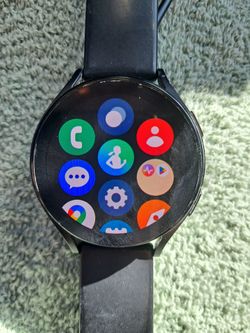 Samsung Galaxy Watch5 Used (Works Great, Original 40 mm band and charger)
