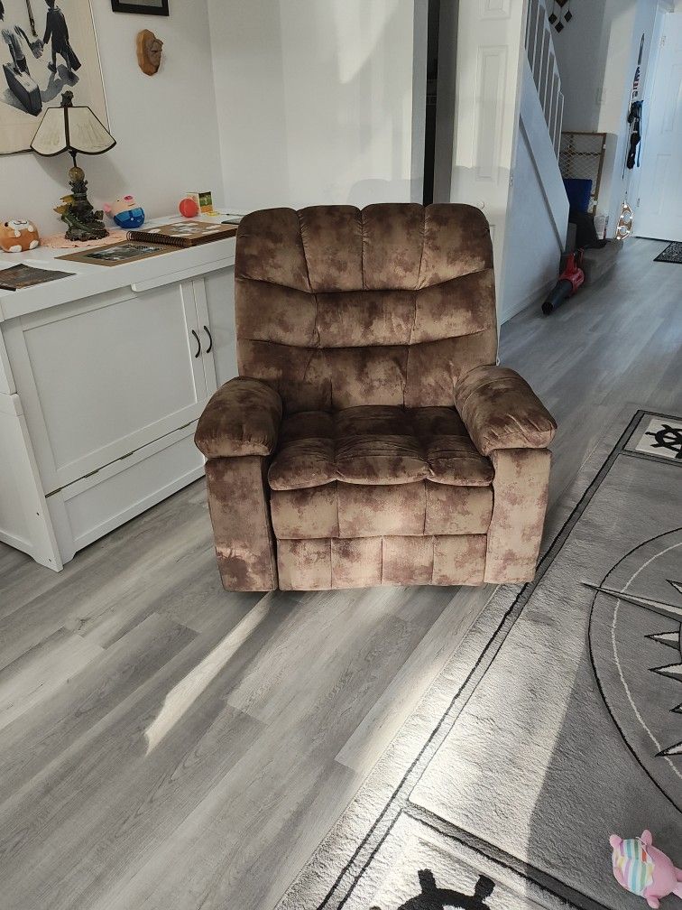 Motorized Lift Recliner Chair.