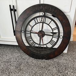 Large Wall Clock With 4 Smaller Clocks