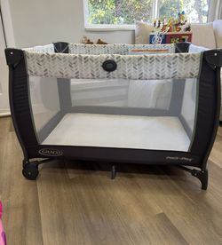 Graco pack’n play portable