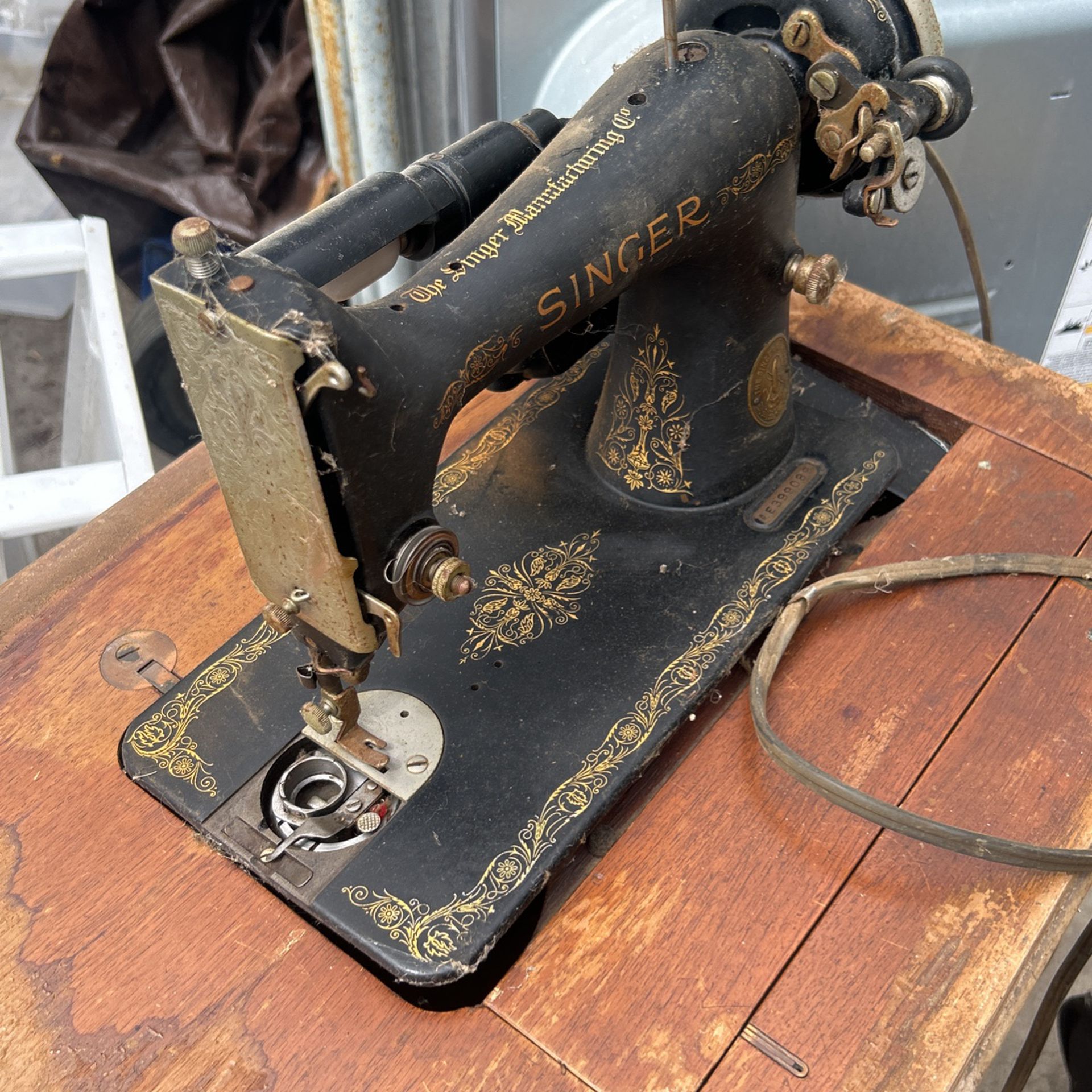 Singer Sewing  Machine Early Century