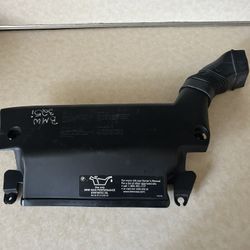 BMW 325i Air Intake Manifold Cover 