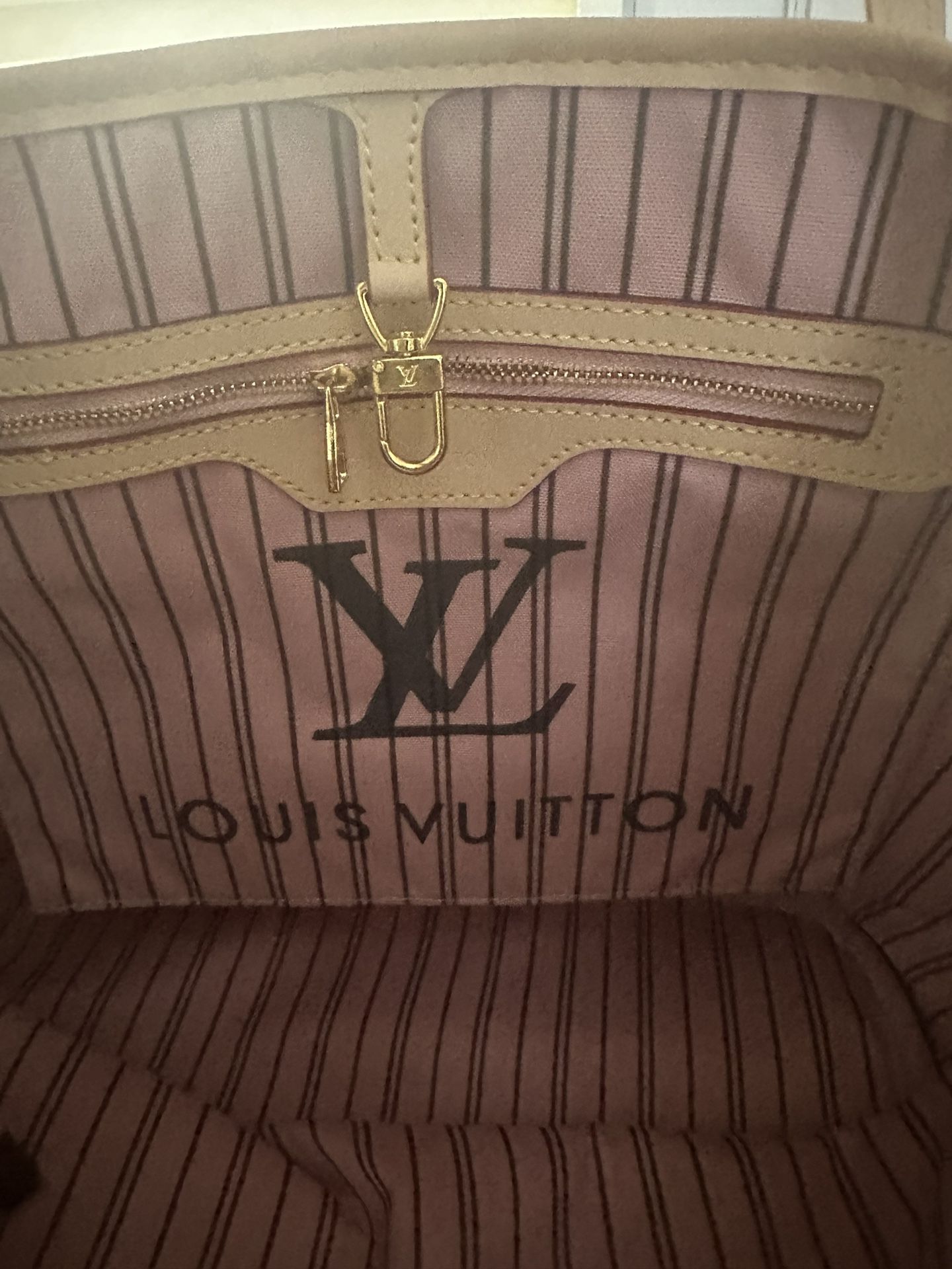 Authentic Louis Vuitton Neverfull MM Tahitienne Rose SOLD OUT for Sale in  Overland Park, KS - OfferUp
