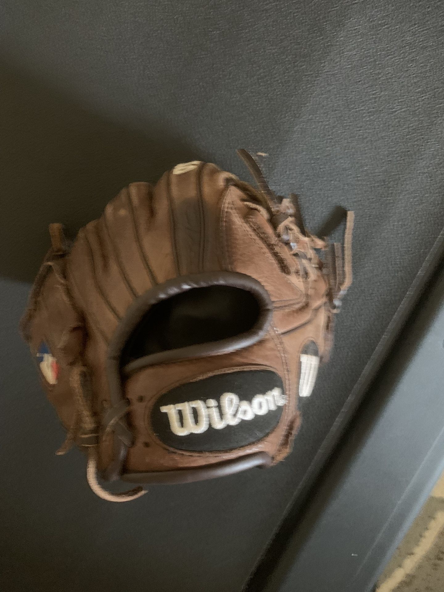 Wilson A950 A09RB20DCM34 34” Brown Catcher’s Mitt Glove Baseball Softball RHT