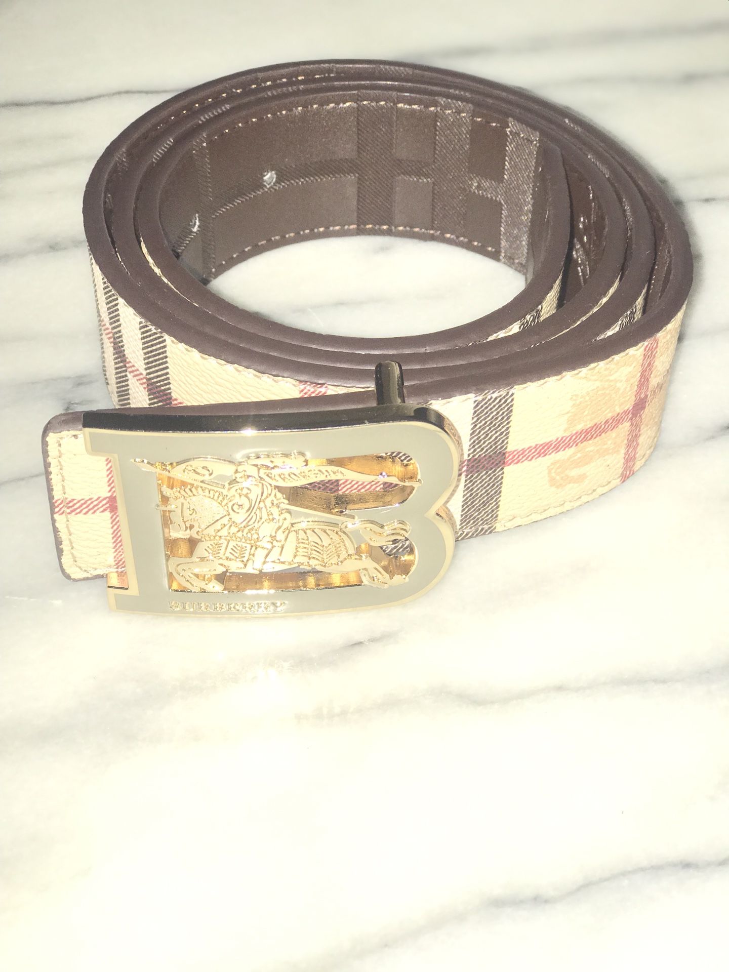 Men/Women Burberry Belt Size 28-32 W