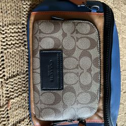 🎒 Coach Colorblock Leather Sling Pack with Signature Canvas Pocket – Excellent Condition 