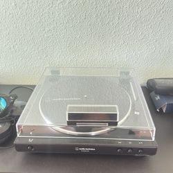 Audio-Technica Turntable And Cleaner