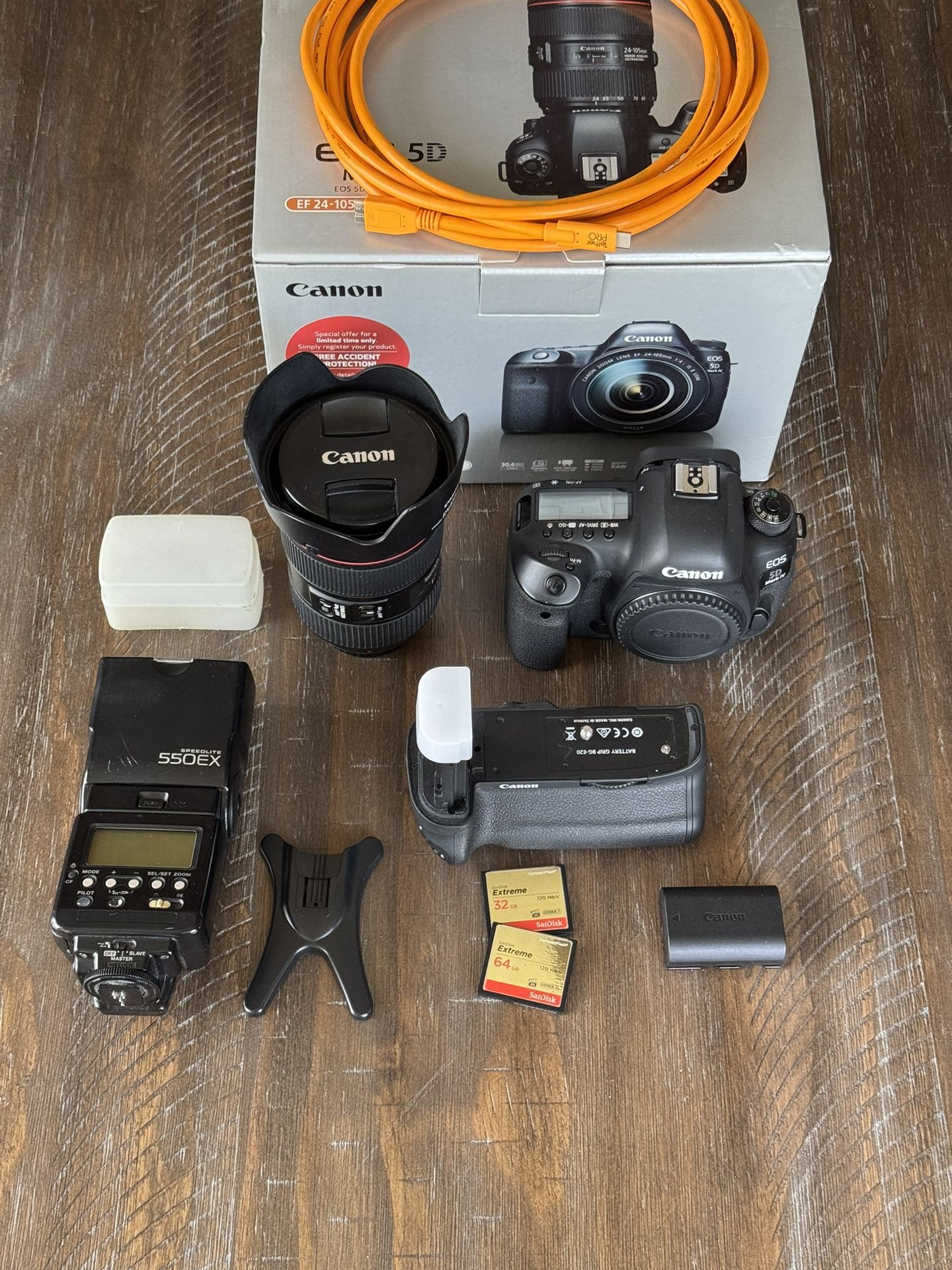 Canon 5D Mk 4 with 24-105 f4 L IS II and Battery Grip