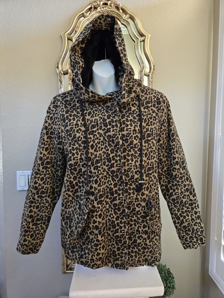 Women's Very Warm Winter Jacket Size Small. ( With Sherpa Lining)