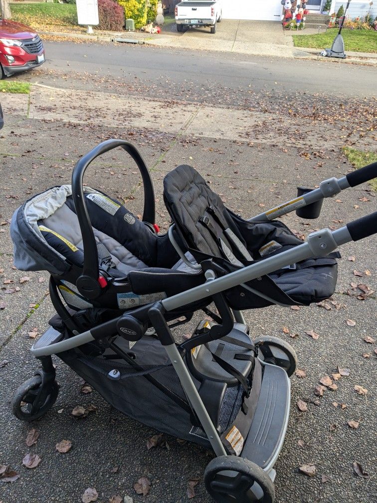 Graco Ready2Grow Double Stroller, Car seat, Base