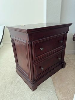 Cherry Wood 3-Drawer Nightstand