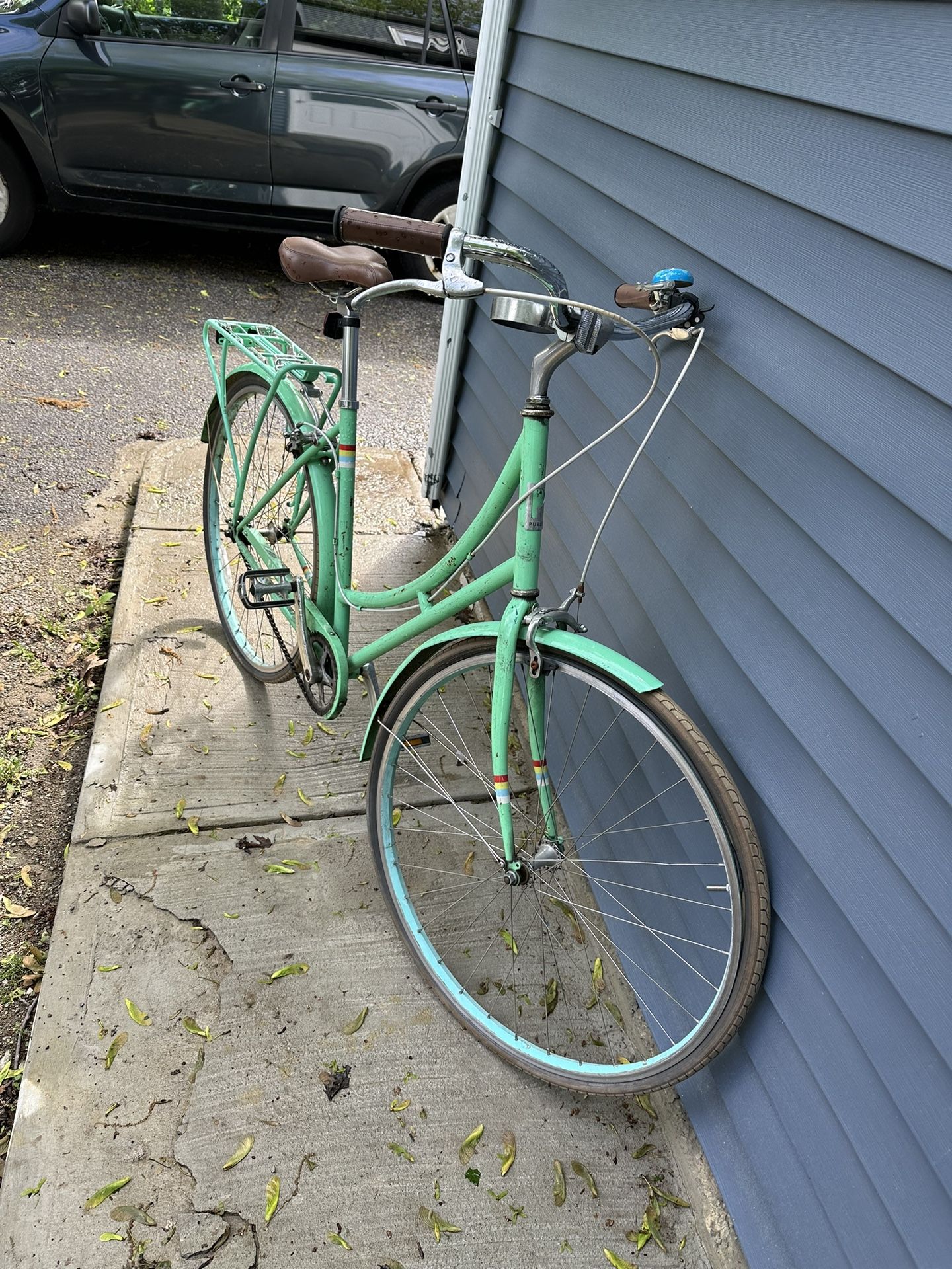 Women , Public bike Vintage