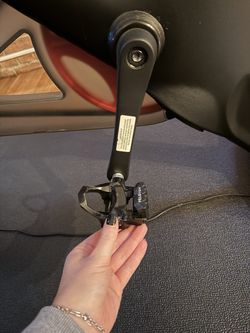 2023 Peloton Bike 2nd Gen Very Good Condition with Mat and Weights - Boston, MA