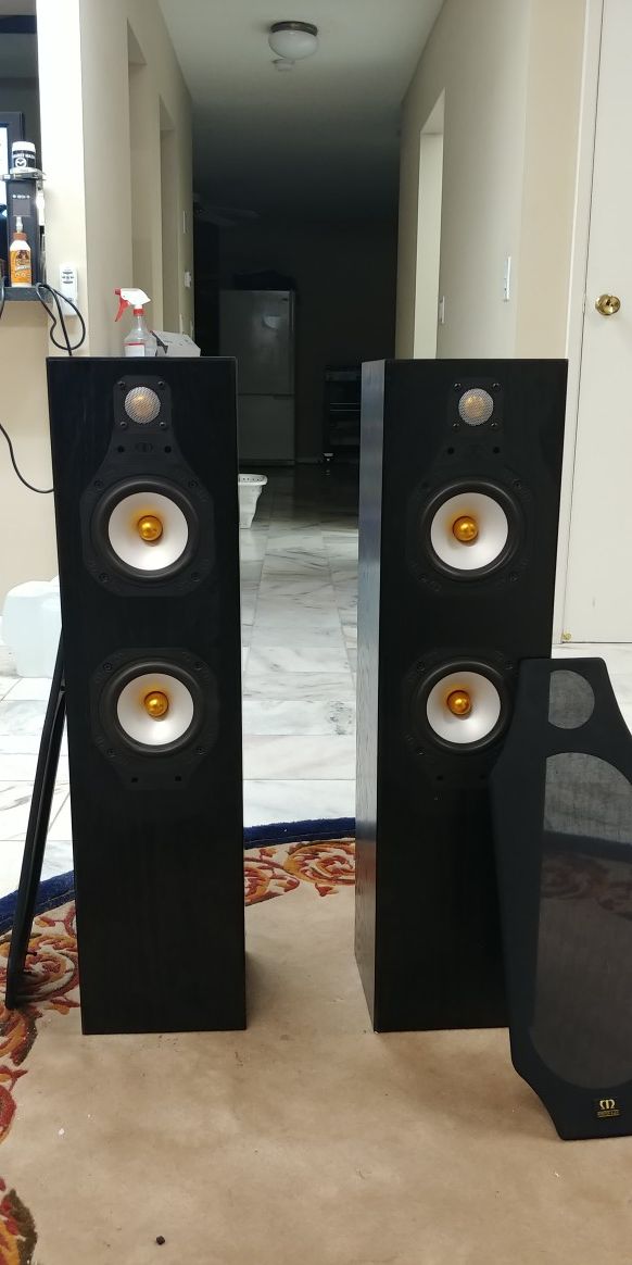 Monitor Audio Silver 5i audiophile tower speakers made in England for Sale in Las Vegas, NV