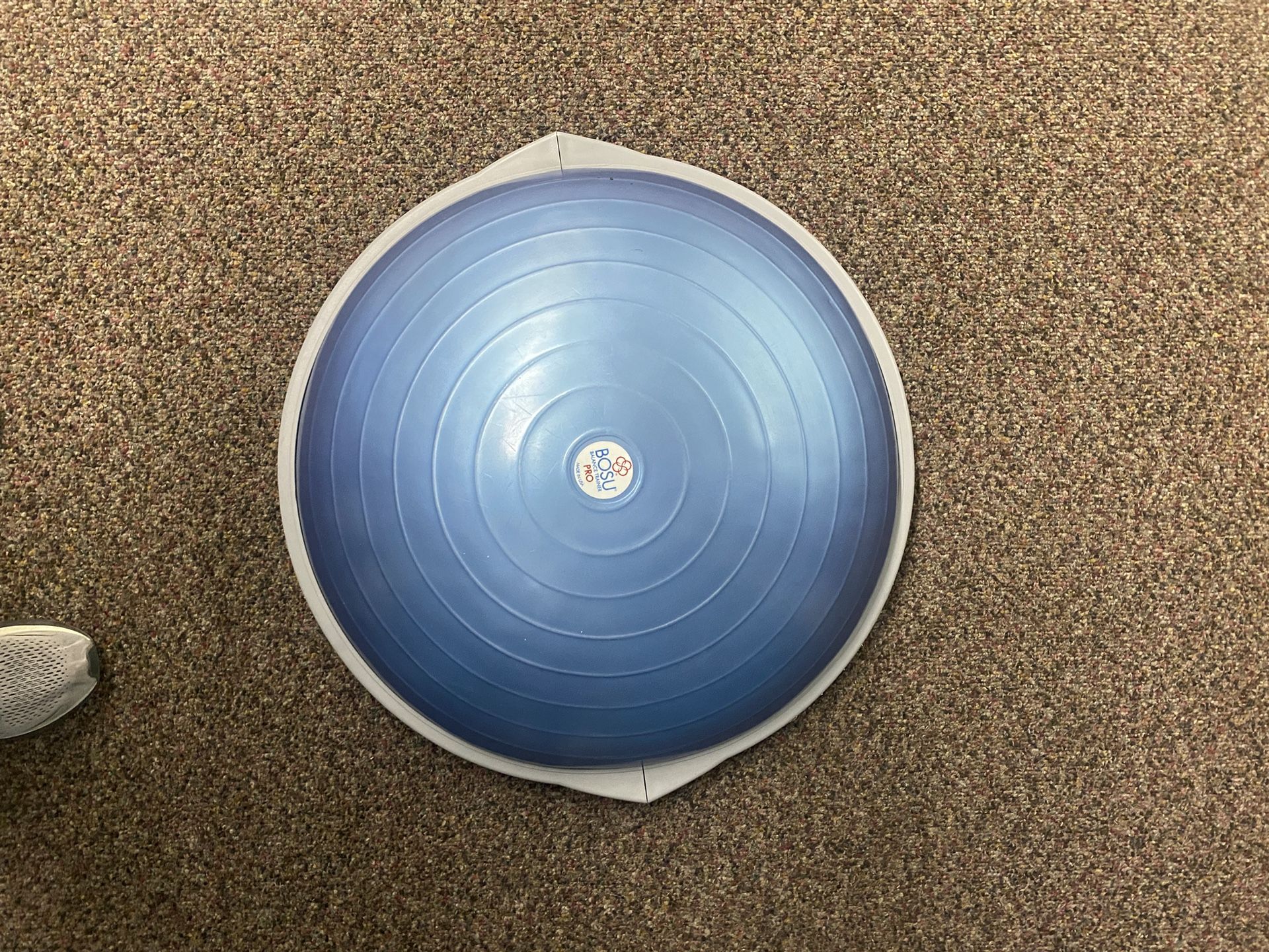 BOSU Pro Balance Trainer