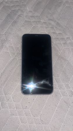iPhone 11 good condition new screen but back is cracked